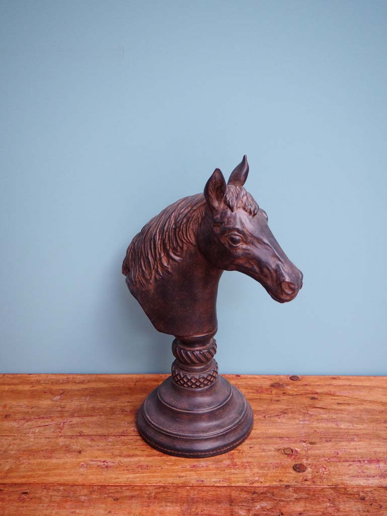 Horse head on stand brown patina - 1