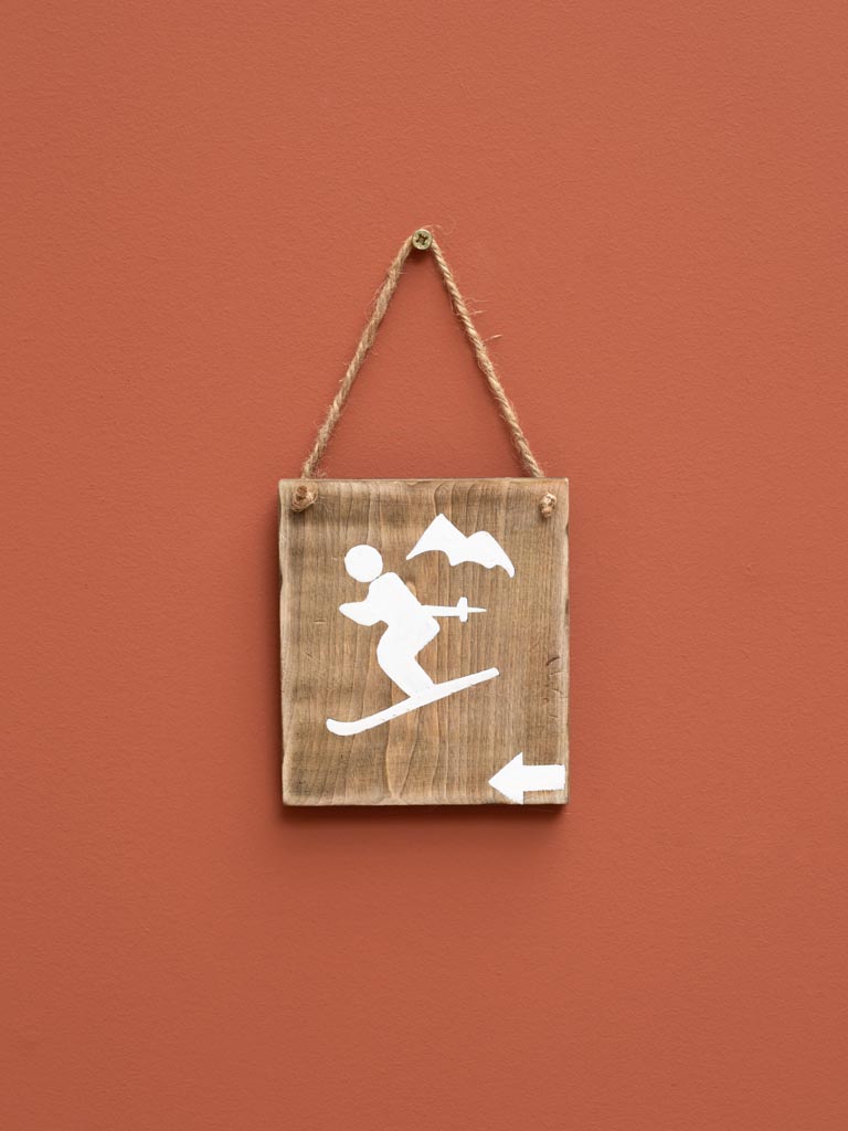 Wooden ski sign direction - 1