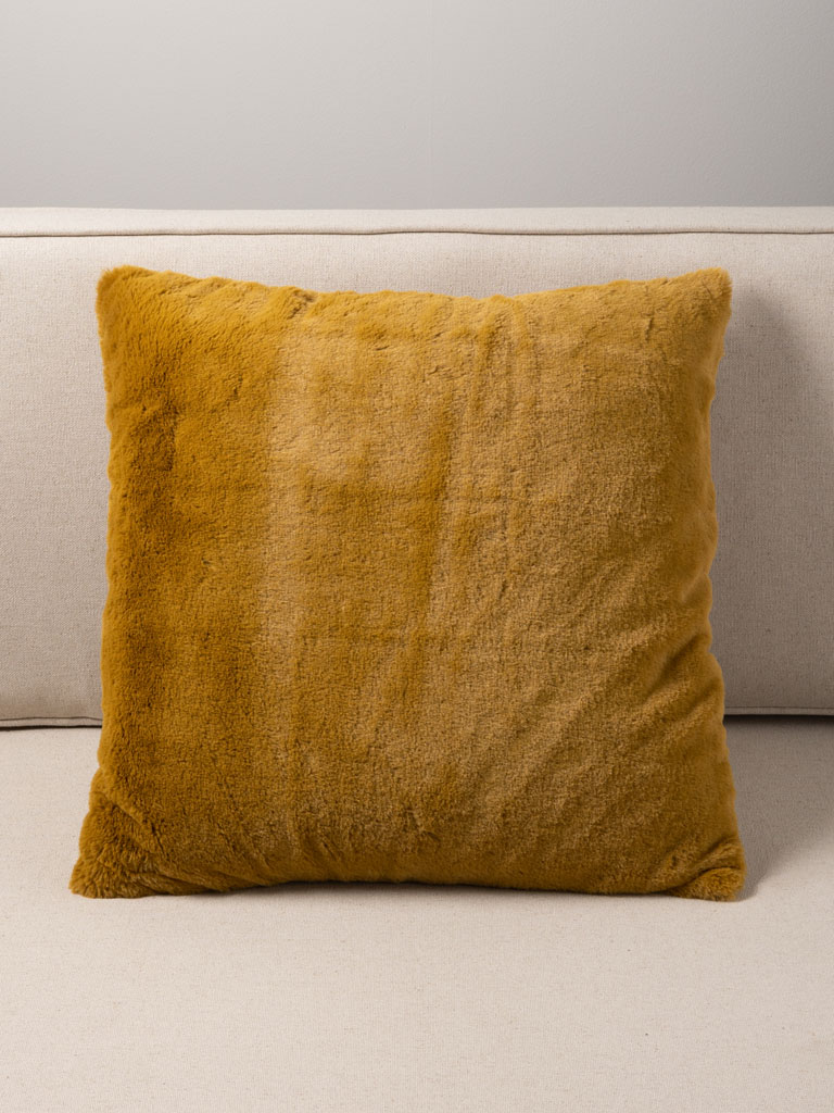 Coussin fausse fourrure ocre - 1