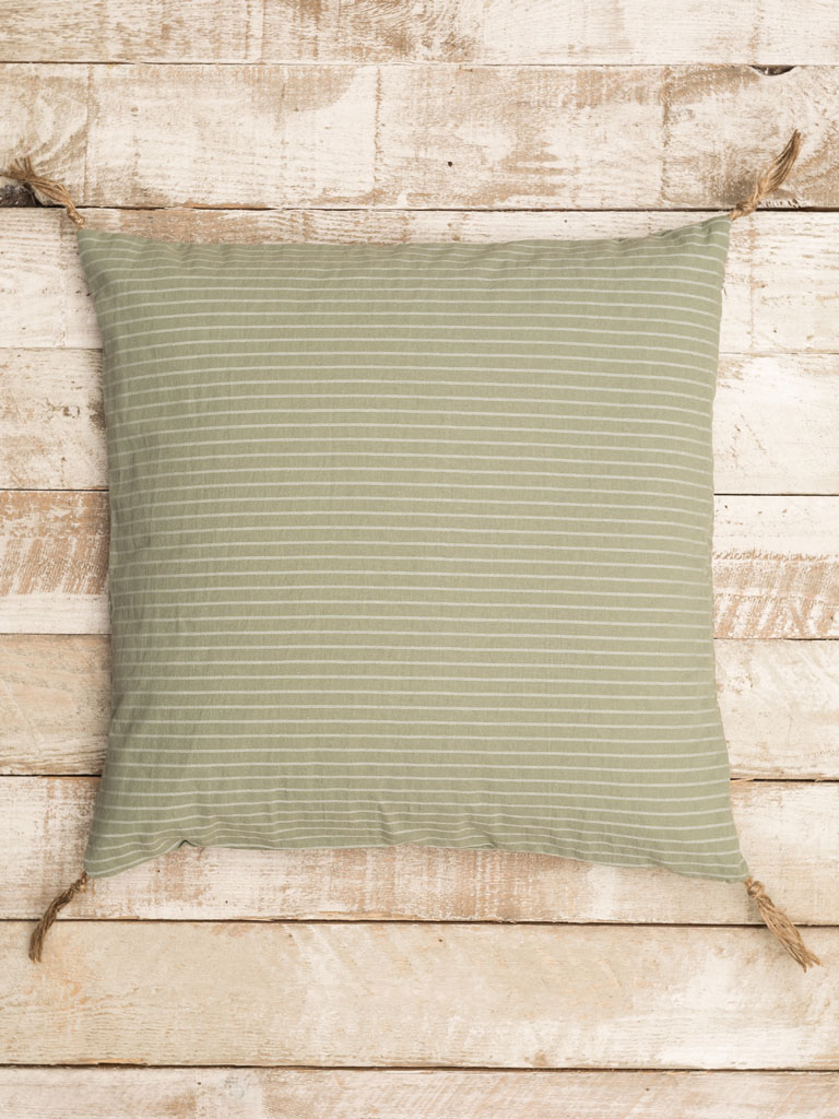 Light green cushion with jute - 1