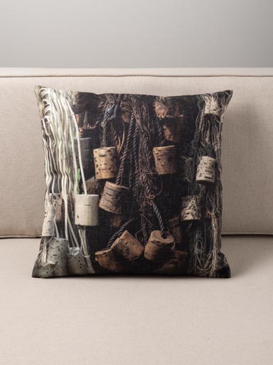 Cushion with cork floats