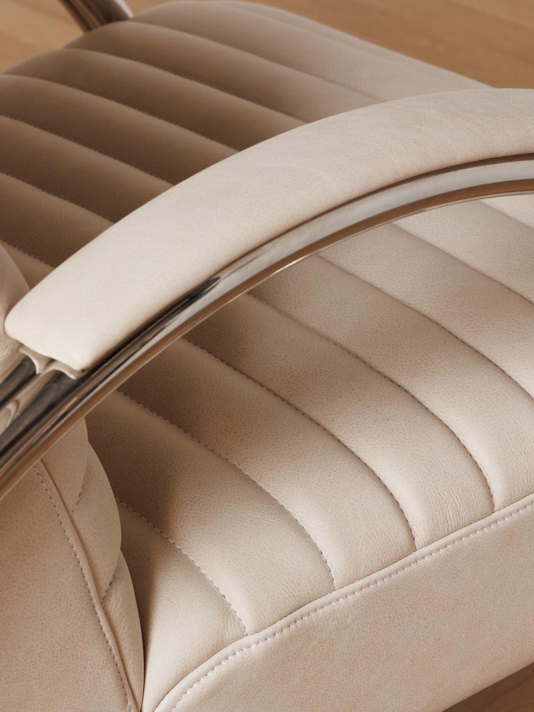 Armchair Harvey - 8