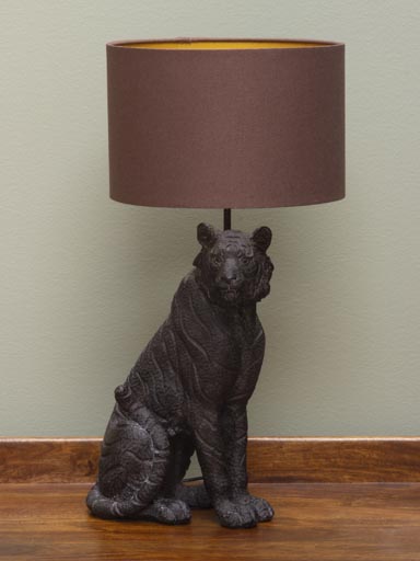 Seated tiger lamp with shade