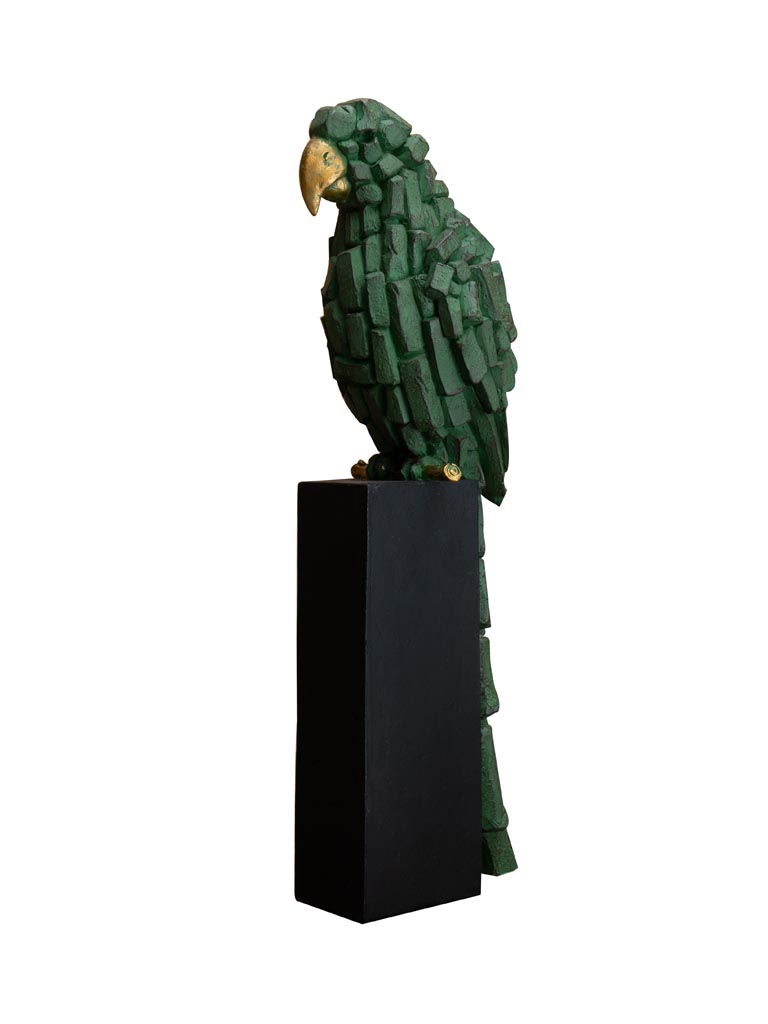 Parrot on stand cracked earth effect - 2