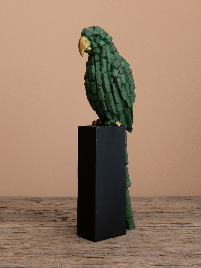 Parrot on stand cracked earth effect - 1