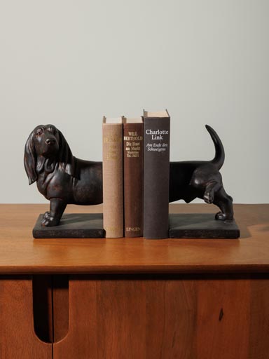 Serre-livres Basset besoin pressant