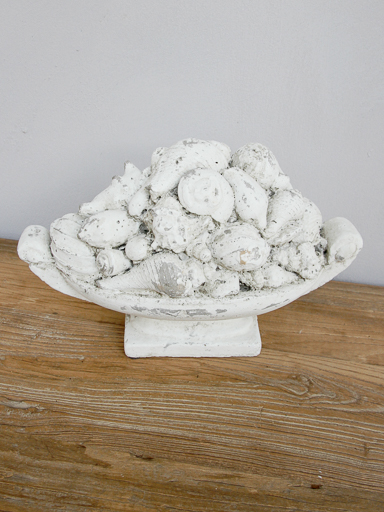 Basket with shells in white terracotta