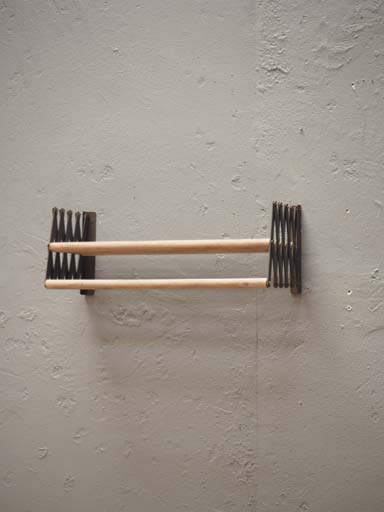 Wall foldable clothes horse