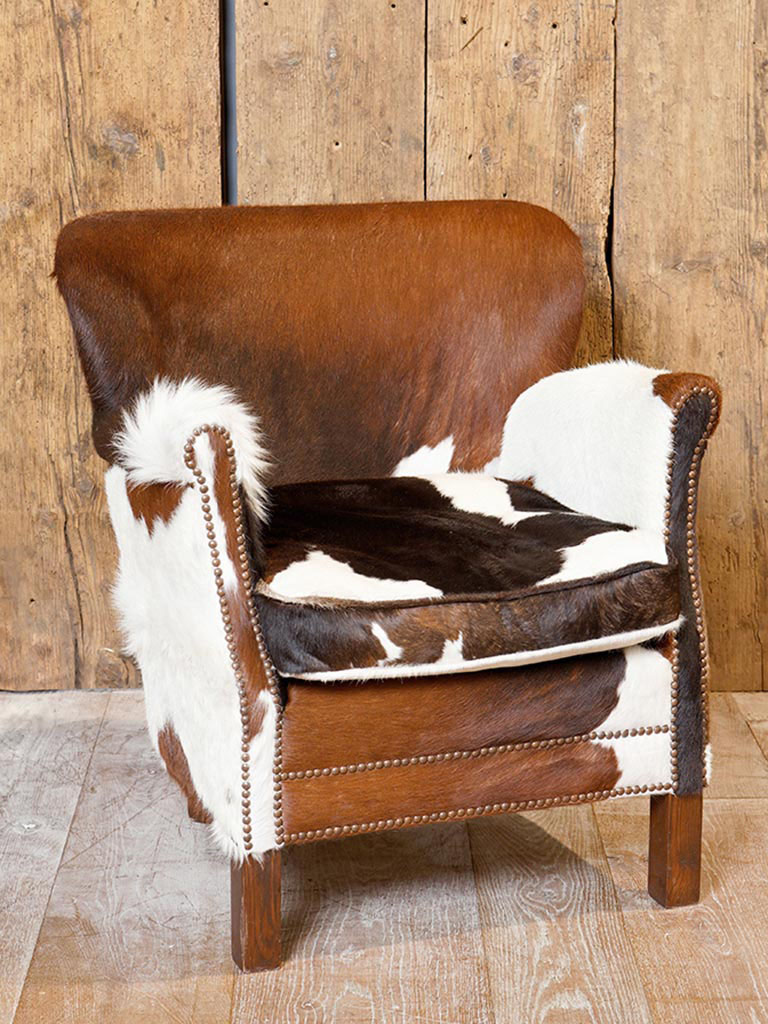 Armchair Cowhide Turner (black) - 4