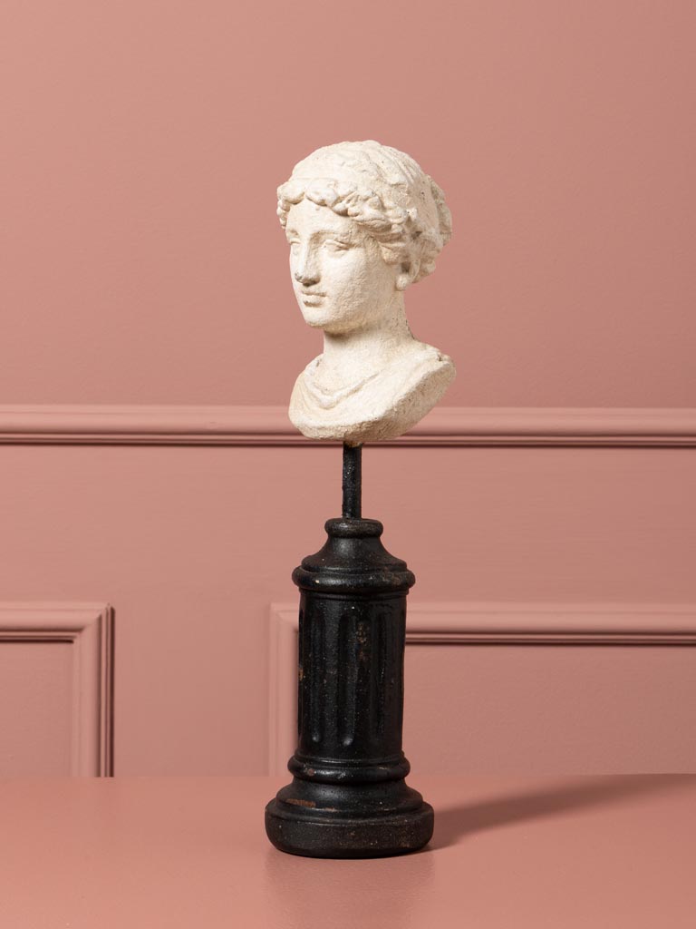 Sculpture sur socle Lucretia - 1