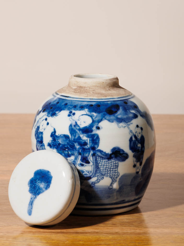 Urne chinoise en porcelaine personnages - 1
