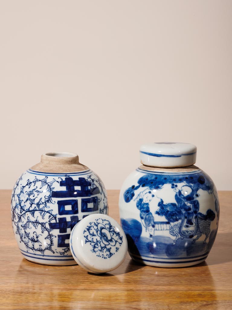 Chinese ceramic urn characters - 4