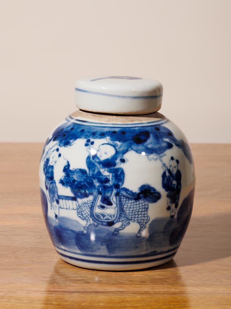 Chinese ceramic urn characters - 2