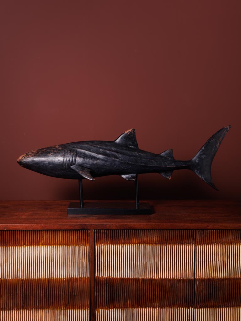Grand requin noir & base métal - 1