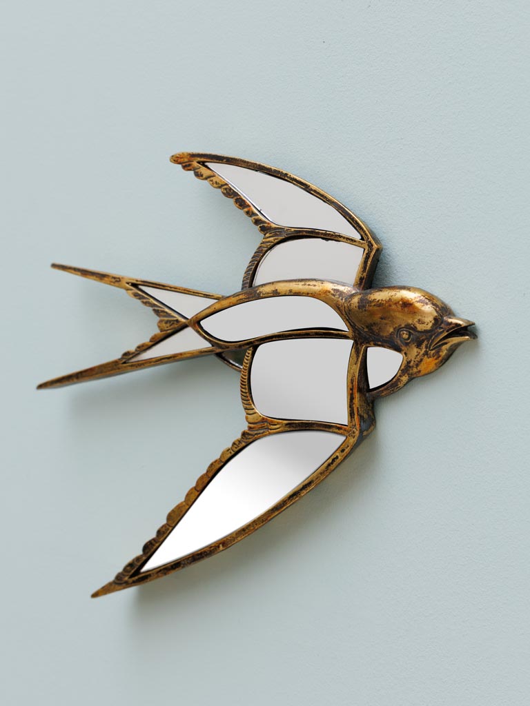Mirrored swallow spreaded wings - 3