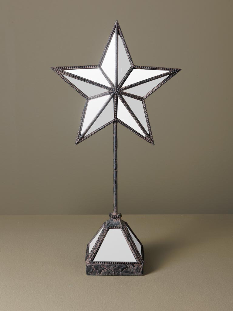 Mirrored star on stand - 1