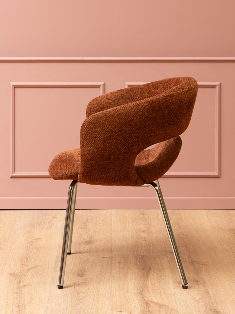 Chaise enveloppante marron Magnus - 5
