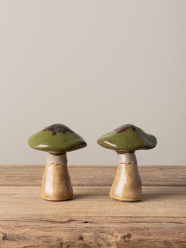 S/2 salt & pepper green mushrooms