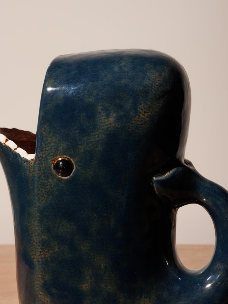 Whale pitcher Tryphon - 6