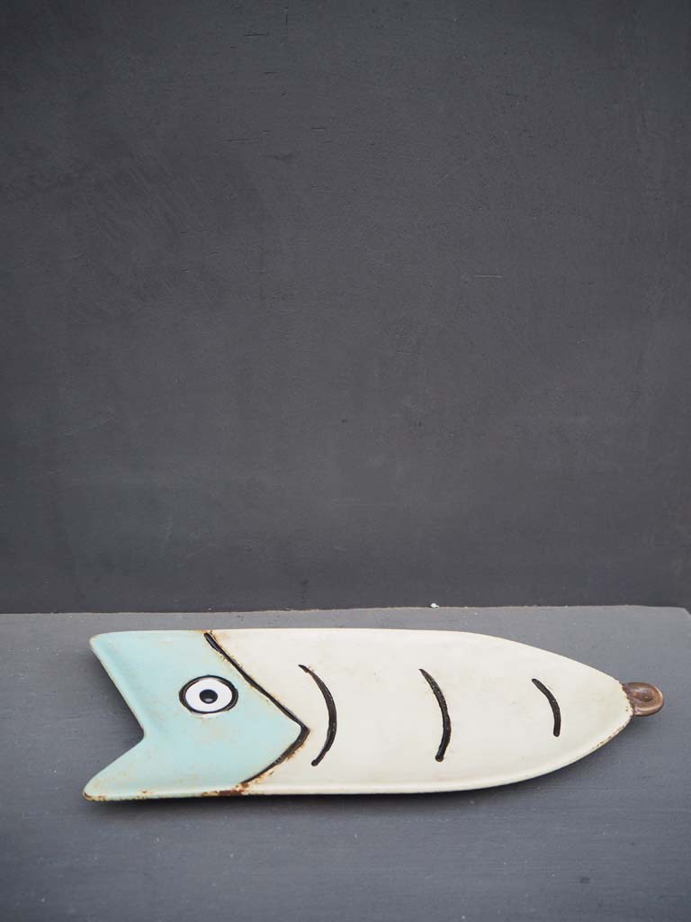 Small white & light blue fish plate 