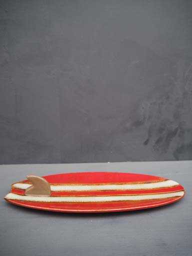 Red surf dish