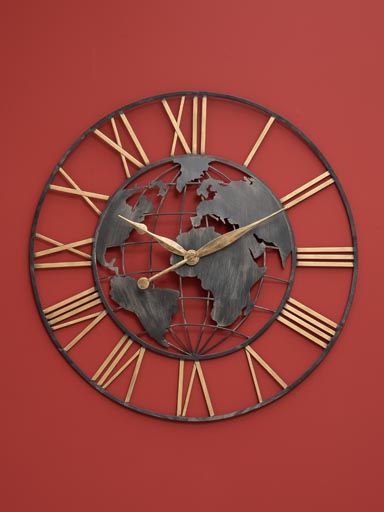 XL clock with iron worldmap