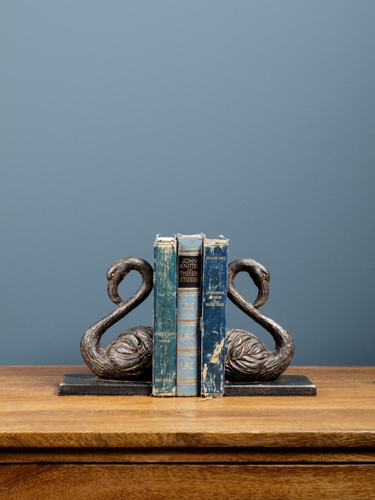 Cast iron swan bookends - 1