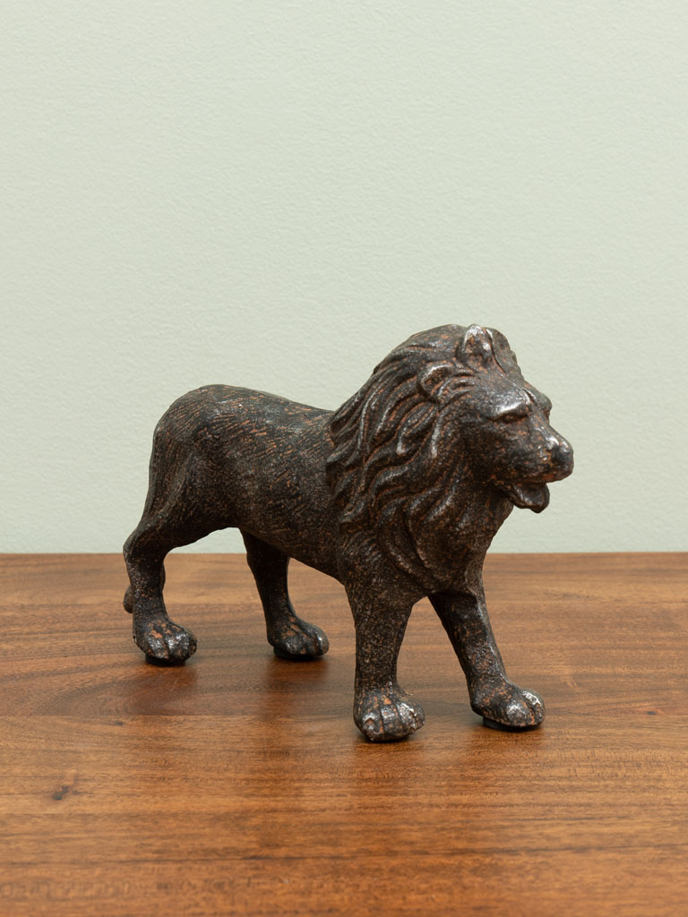 Lion in cast iron - 1