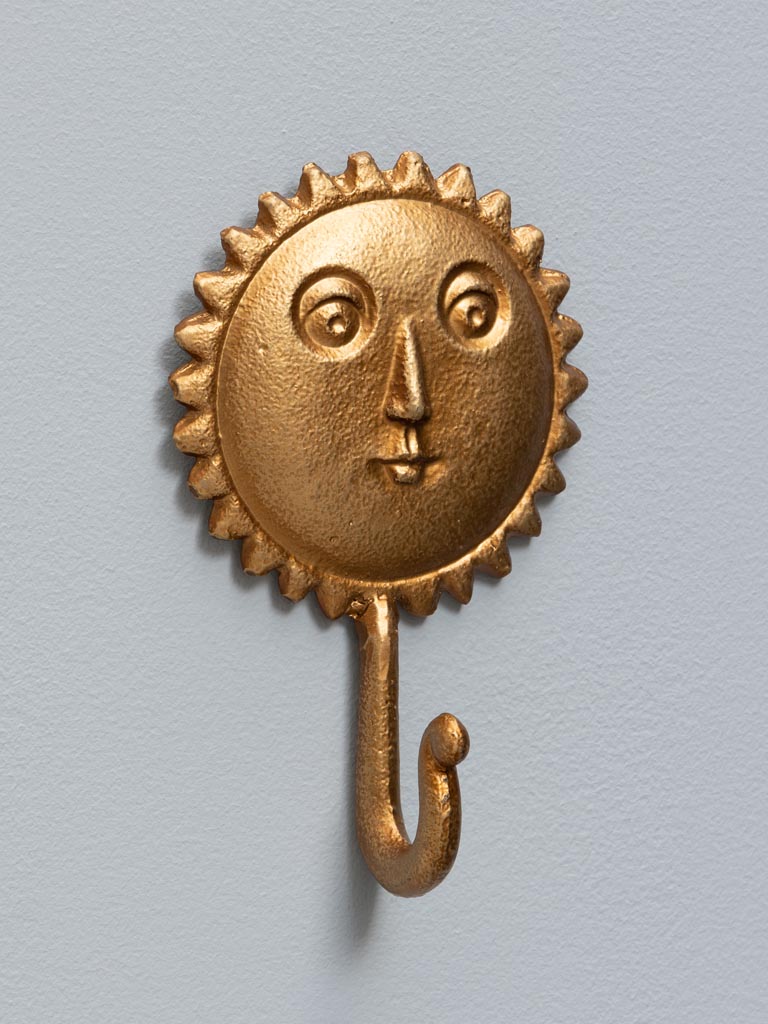 Cast iron hook face of the sun - 3